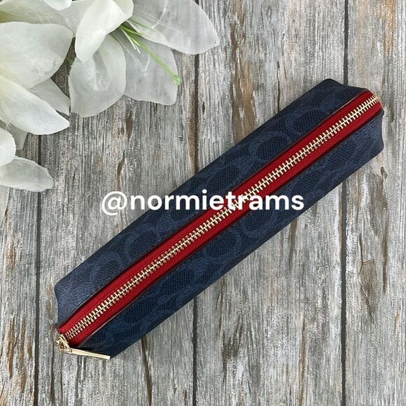 Coach Varsity Notebook & Pencil Case In Signature Canvas With Coach Graphic - Picture 8 of 11